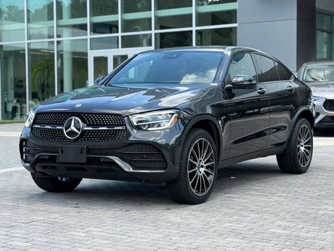 Used 2023 Mercedes-Benz GLC 300 4MATIC Coupe image 12