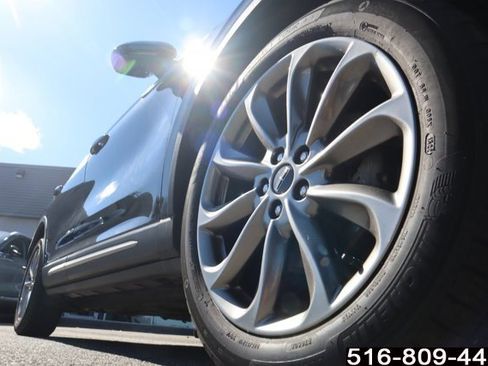 Used 2022 Lincoln Corsair AWD w/ Premium Package image 9