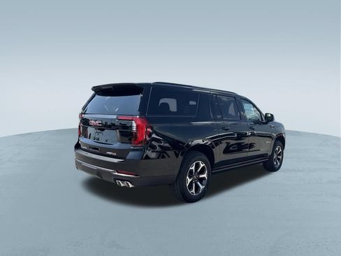 New 2026 GMC Yukon XL AT4 Ultimate AWD/4WD image 9