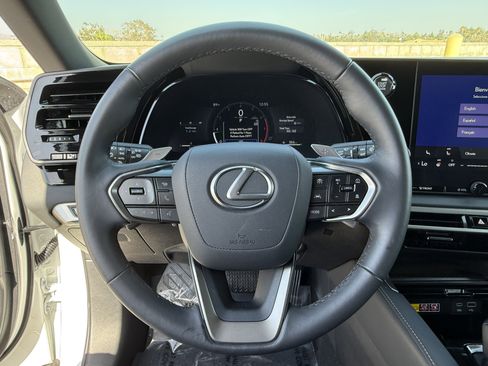 Used 2025 Lexus RX 350 FWD w/ Accessory Package image 22