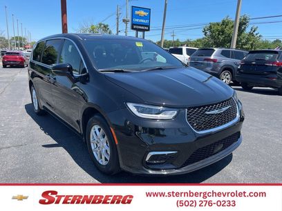 Used 2026 Chrysler Pacifica Select