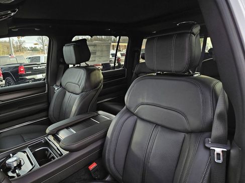 New 2026 Jeep Grand Wagoneer Summit image 13