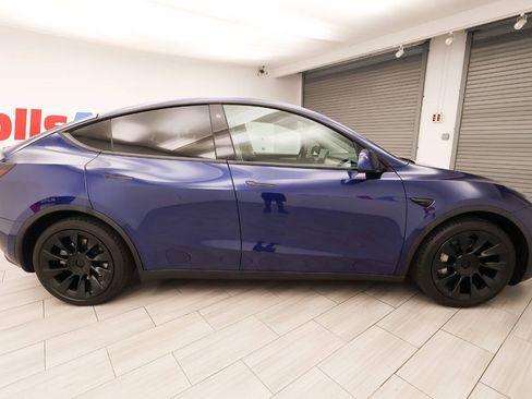 Used 2022 Tesla Model Y Long Range AWD/4WD image 6
