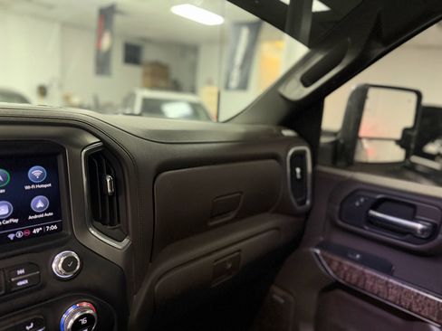 Used 2022 GMC Sierra 3500 Denali image 32