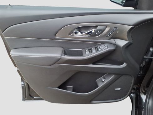 Used 2023 Chevrolet Traverse Premier w/ Redline Edition image 15