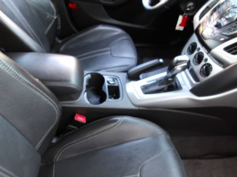 Used 2014 Ford Focus SE FWD image 17