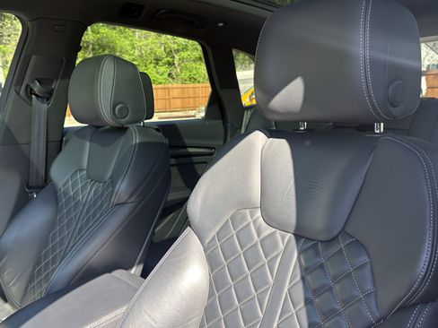Used 2020 Audi SQ5 Premium Plus w/ Premium Plus Package AWD/4WD image 18