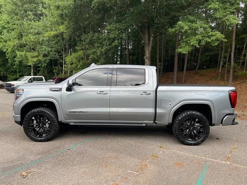 Used 2026 GMC Sierra 1500 Denali Ultimate w/ LPO, Black Badging Package AWD/4WD image 4