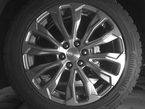 Used 2022 GMC Yukon Denali RWD image 11