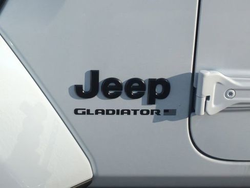 New 2026 Jeep Gladiator Willys image 37