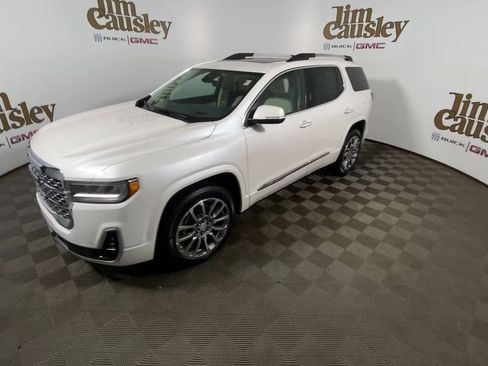 Used 2023 GMC Acadia Denali w/ Denali Ultimate Package image 4