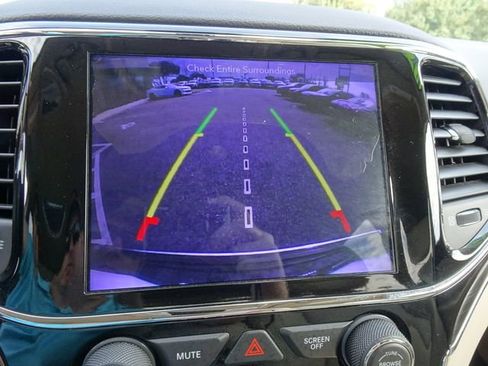 Used 2019 Jeep Grand Cherokee Limited image 22