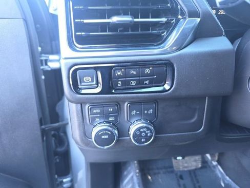 Used 2025 GMC Yukon Denali AWD/4WD image 29