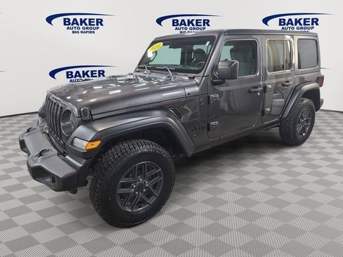 Used 2024 Jeep Wrangler Sport S image 7