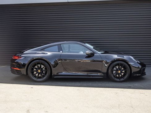 Certified 2024 Porsche 911 Carrera T RWD image 10