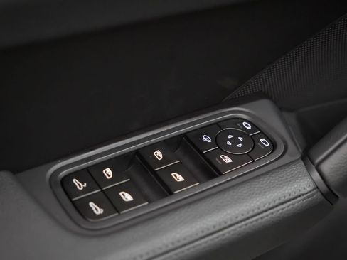 Used 2025 Porsche Cayenne Coupe AWD/4WD image 23