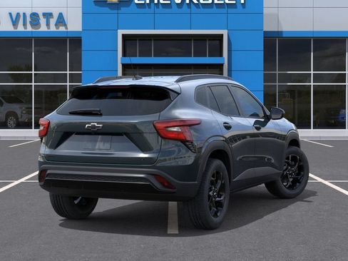 New 2026 Chevrolet Trax LT w/ Midnight Edition FWD image 4