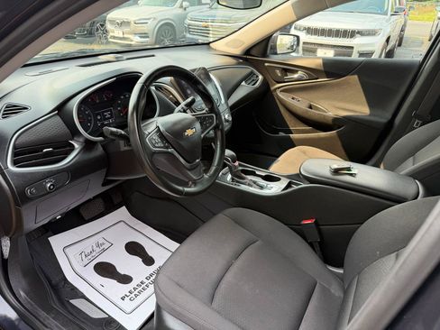 Used 2023 Chevrolet Malibu RS w/ LPO, Floor Liner Package FWD image 10