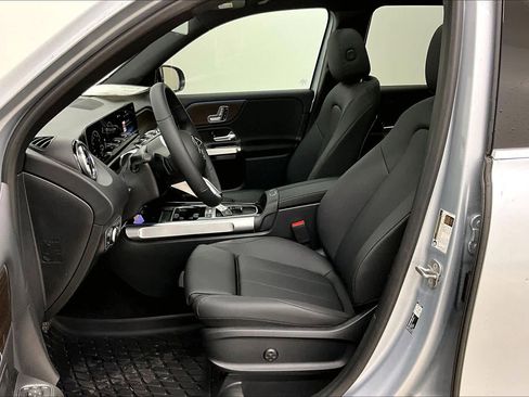 New 2026 Mercedes-Benz GLB 250 image 9