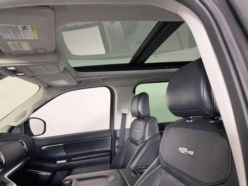 Used 2025 Ford Expedition Platinum AWD/4WD image 24