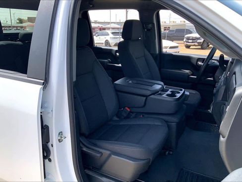 Used 2024 Chevrolet Silverado 2500 Custom w/ Custom Value Package image 9