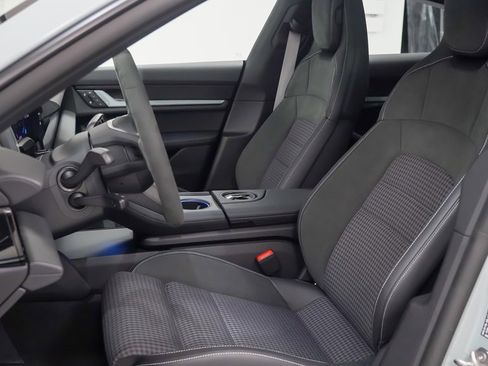 New 2026 Porsche Taycan image 5