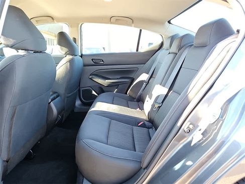 Used 2024 Nissan Altima 2.5 SV image 10