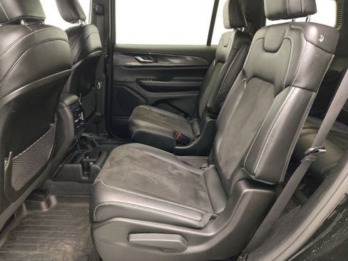 Used 2023 Jeep Grand Cherokee L Laredo image 18