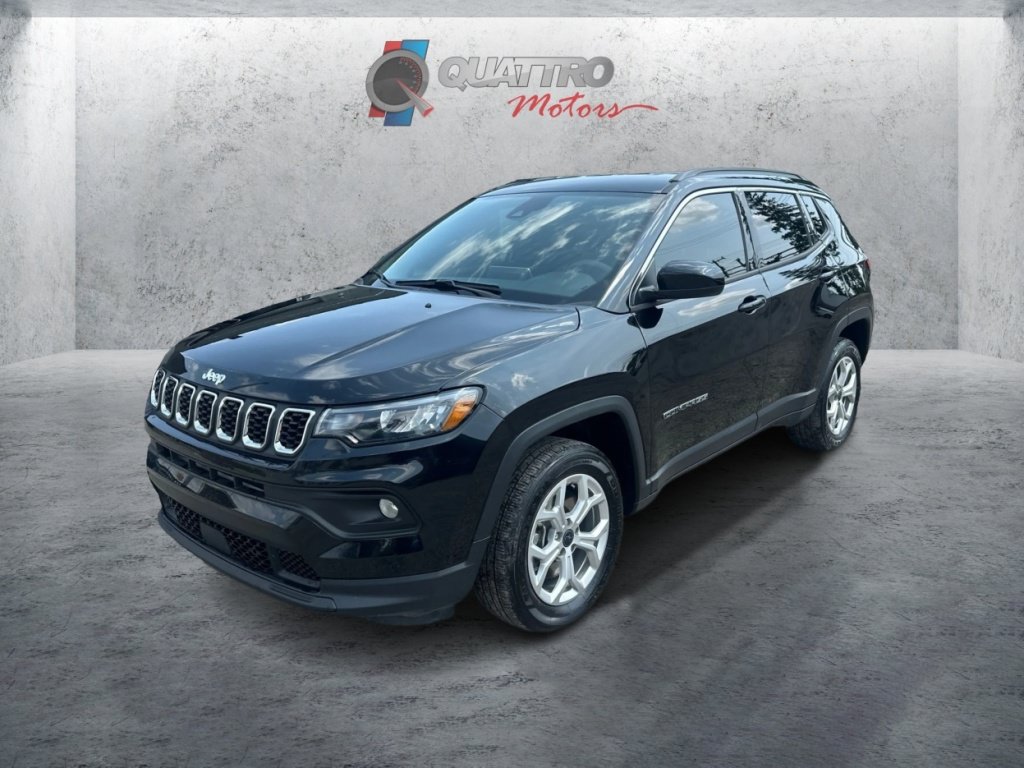 Used 2025 Jeep Compass Latitude AWD/4WD image 1
