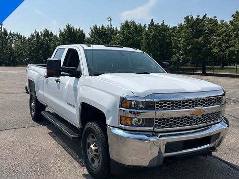 Used 2019 Chevrolet Silverado 2500 W/T AWD/4WD image 4