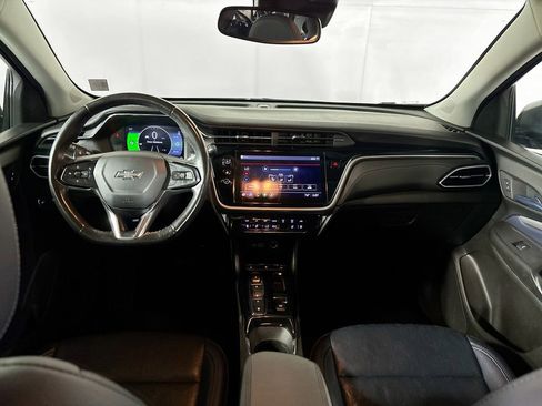 Used 2022 Chevrolet Bolt EUV LT w/ Convenience Package FWD image 12