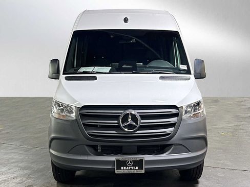 Used 2025 Mercedes-Benz Sprinter 2500 image 8