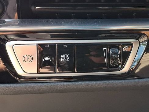 Certified 2024 Cadillac Lyriq Luxury AWD/4WD image 22