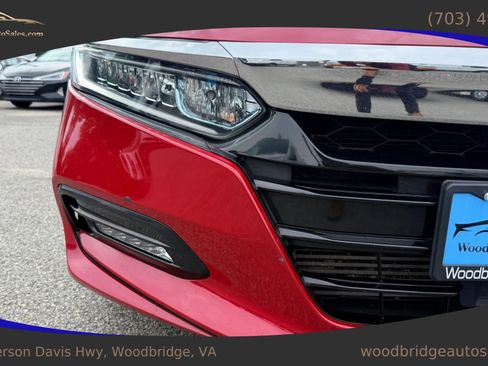 Used 2019 Honda Accord Sport image 9