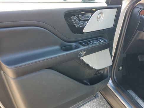 Used 2024 Lincoln Aviator Reserve w/ Equipment Group 201A AWD/4WD image 10
