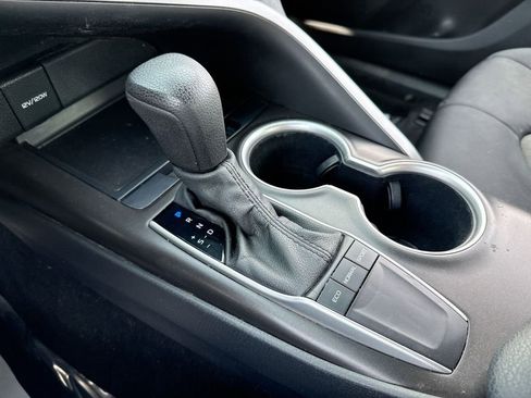 Used 2022 Toyota Camry LE image 20