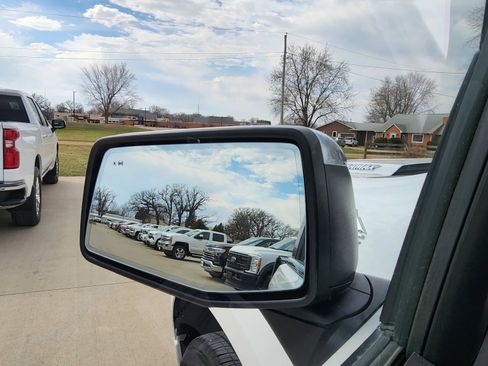 Used 2025 Chevrolet Silverado 1500 High Country w/ Technology Package image 9