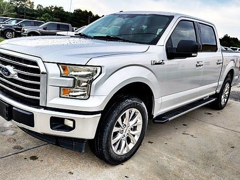 Used 2017 Ford F150 XLT w/ Equipment Group 302A Luxury RWD image 5