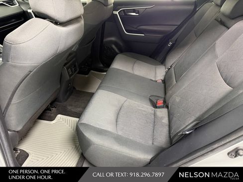 Used 2021 Toyota RAV4 XLE AWD/4WD image 33