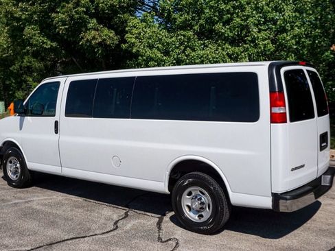 Used 2017 Chevrolet Express 3500 LT w/ LT Preferred Equipment Group RWD image 25