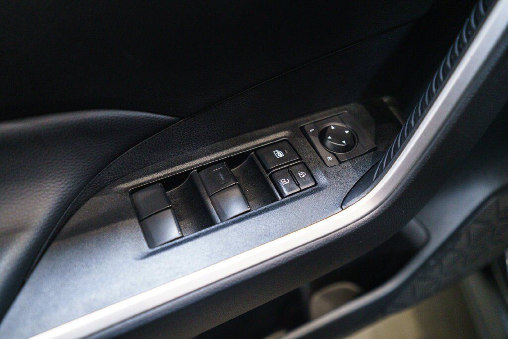 Certified 2025 Toyota RAV4 LE AWD/4WD image 18
