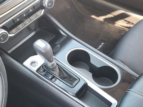 Used 2024 Nissan Altima 2.5 SV image 15