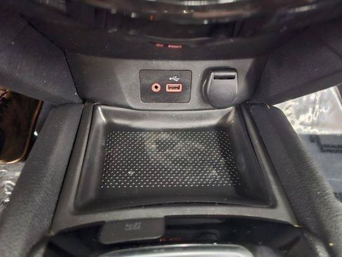 Used 2018 Nissan Rogue SV AWD/4WD image 19