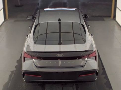 Used 2025 Hyundai Elantra Sport w/ Cargo Package FWD image 5