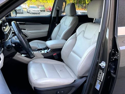 Used 2020 Kia Telluride S w/ S 8 Passenger Seating Package FWD image 8