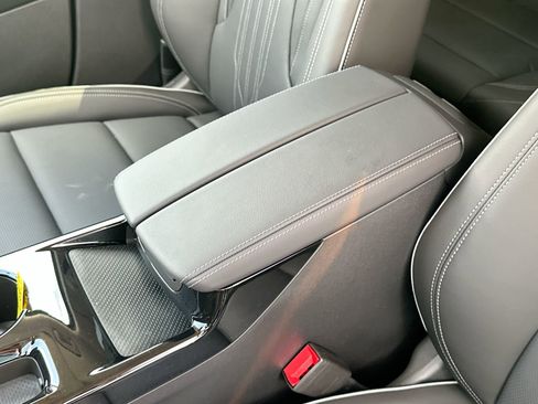 New 2025 Buick Envision Avenir image 21