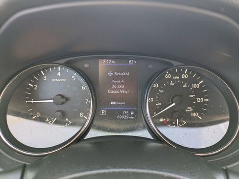 Used 2020 Nissan Rogue SV image 18