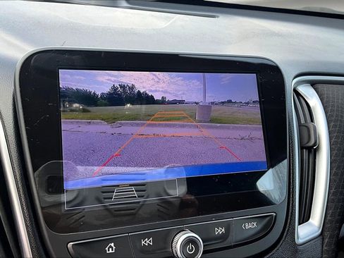 Used 2024 Chevrolet Malibu LT image 14