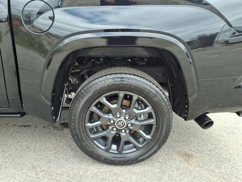 Used 2023 Toyota Tundra Platinum AWD/4WD image 5
