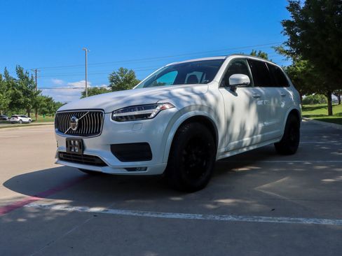 Used 2020 Volvo XC90 T6 Momentum w/ Protection Package Premier AWD/4WD image 3